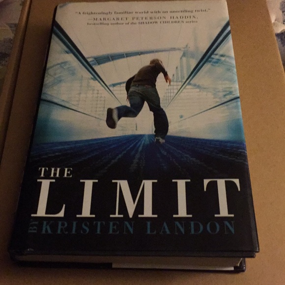 Books - Picture 4 of 8